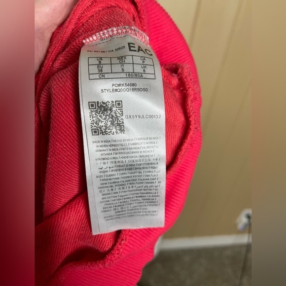 Guess Women’s Cropped Sweater Colorblock Crew Neck Size Small Coral White - Picture 3 of 3